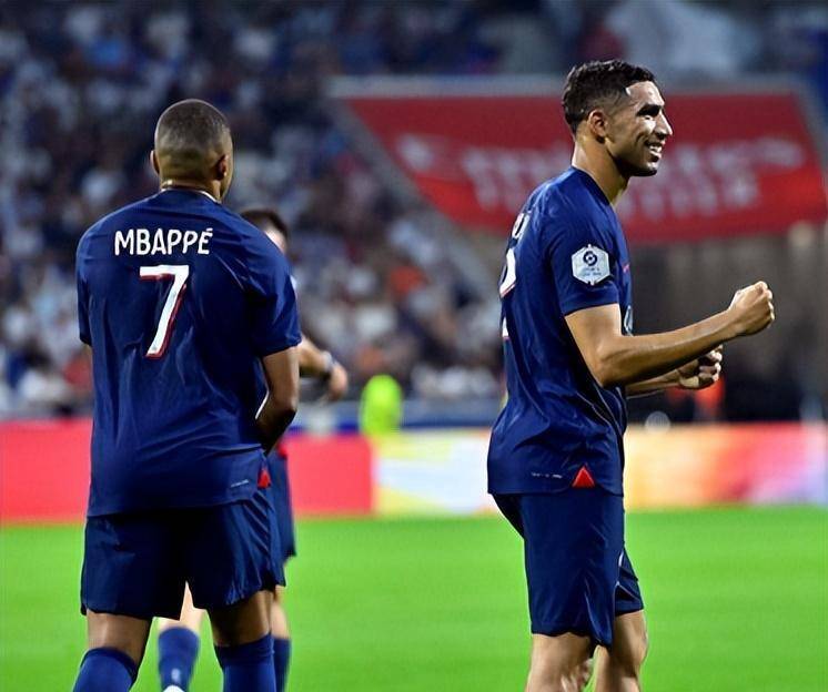 阿什拉夫90分钟内只有1次射门,赢得4次身体对抗,有2次抢断和1次解围