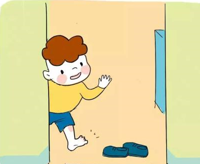 2经常更换鞋子码数当个时候,宝妈可以帮宝宝按摩一下小腿,或者要热