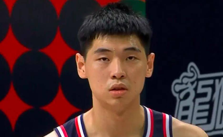 广州不敌上海,崔永熙持续低迷被郭士强批评,上海球迷现场策反_李炎哲