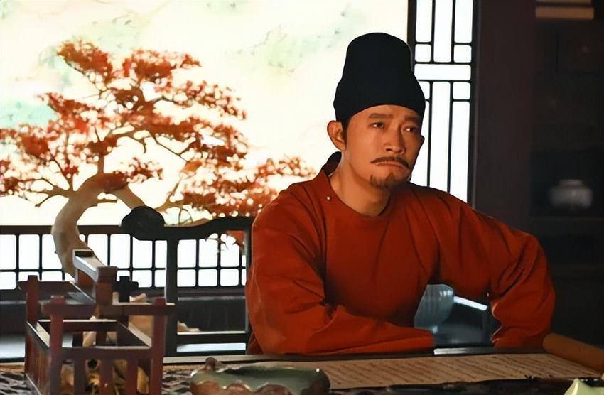 演员杨志刚:娶小师妹张静,钱全交妻子管,如今他过得怎么样?