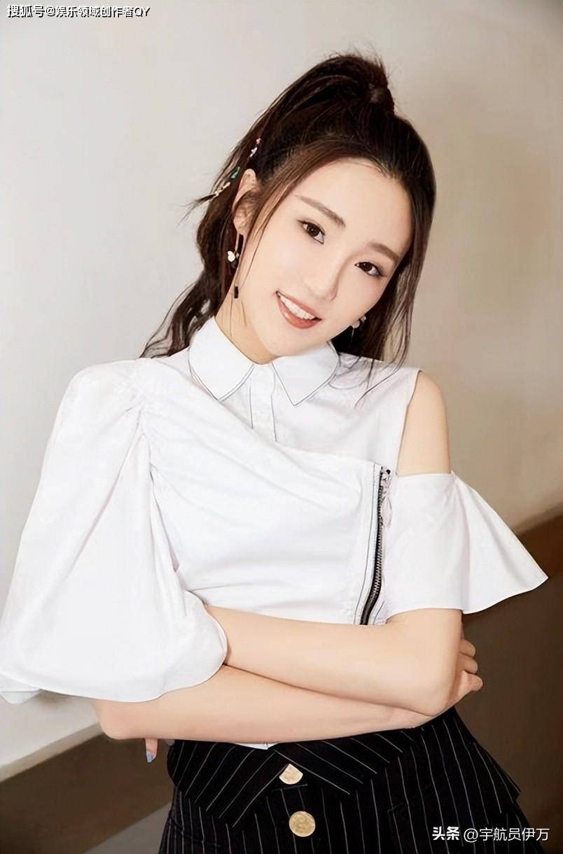 原来她是张凯丽女儿!