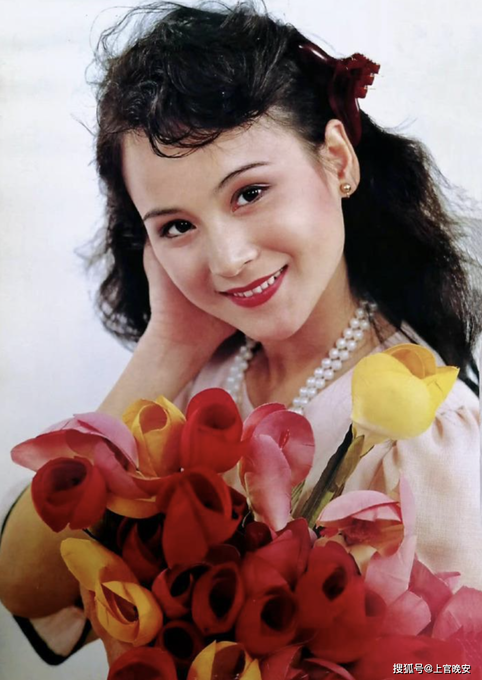 《红楼梦》女演员今昔对比,张莉成为商界女强人,邓婕的发展最好_张蕾