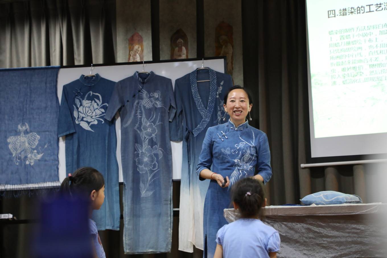 贵州蜡染服装批发市场图片