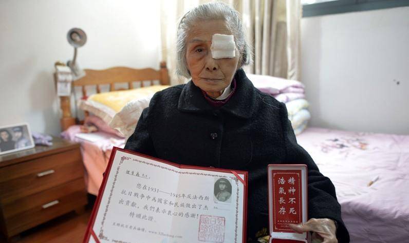 年老的衰弱敌不过长达77年的思念,张淑英决定,她要去台湾看看丈夫的