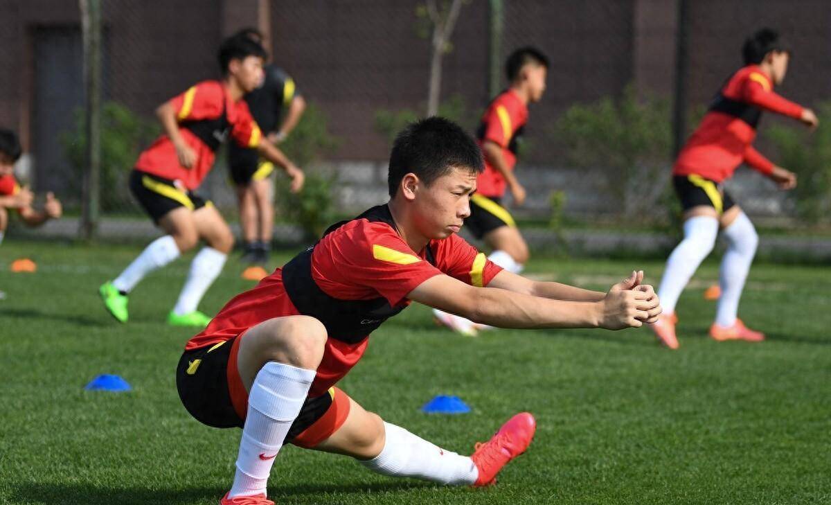 国外战术大师上村健一掌舵我们u16 国足开启国外拉练新篇章_比赛_青训