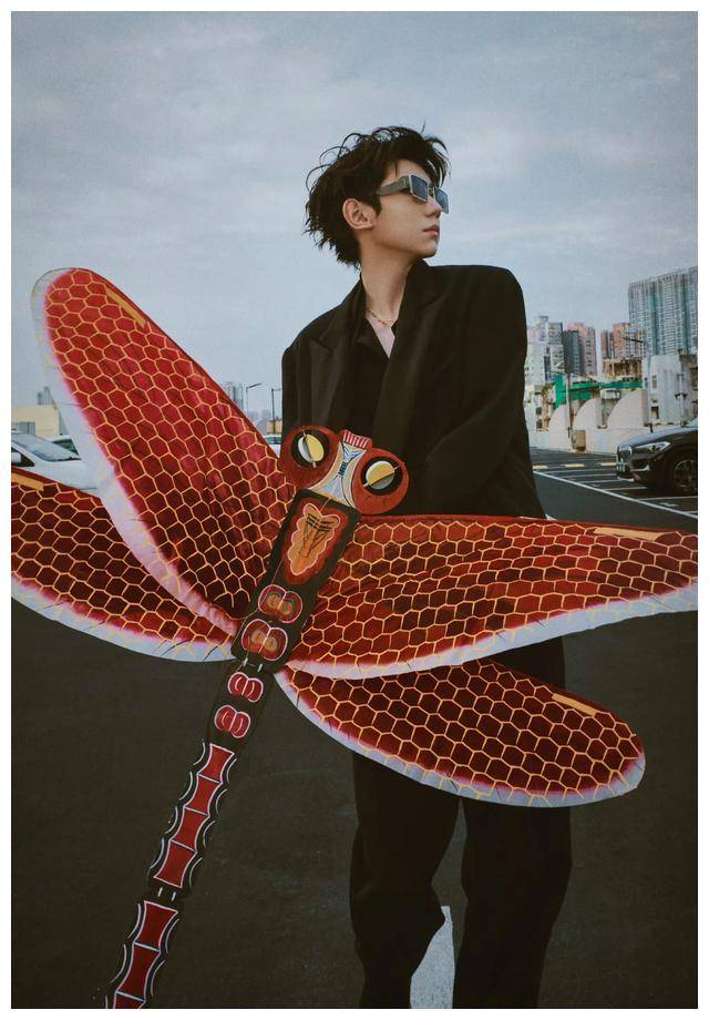 王源迈向明天,告别昨日,未来征程即将开始_梦想_故事