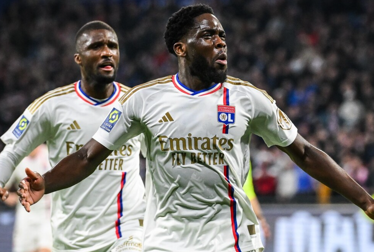 一场1-0爆出冷门,法甲第2轰然倒下,里昂罕见4连胜