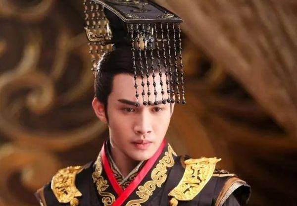 大臣妻子被皇帝看上,丈夫被杀后她被封为皇后,30岁