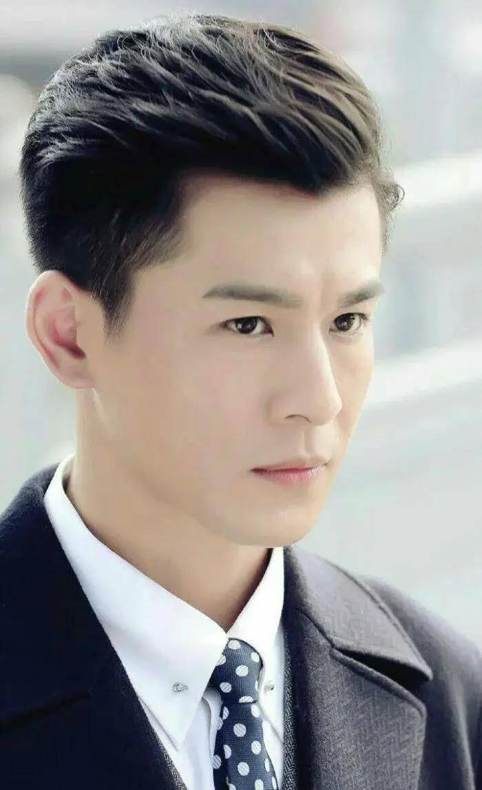 出人意料的是,乔振宇其实也是一名有舞蹈背景的演员.