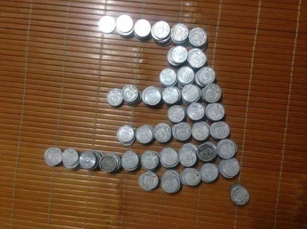 自从看到这个公告之后,就开始收藏菊花一角硬币了,也是随之开始喜欢