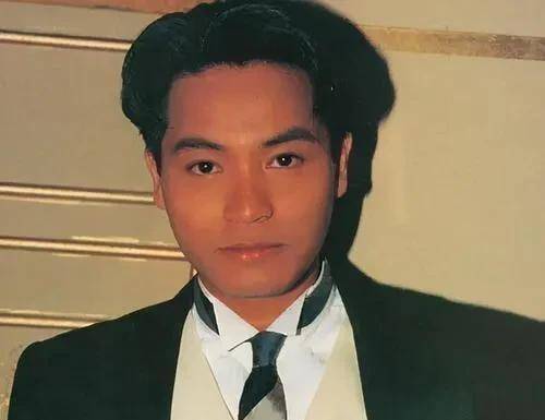 《古灵精探》等等,其中由他主演的《憨夫成龙》,《阿旺新传》最突出