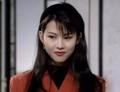 替父还2亿债务,反被父亲坑的前途尽毁,如今46岁的她样