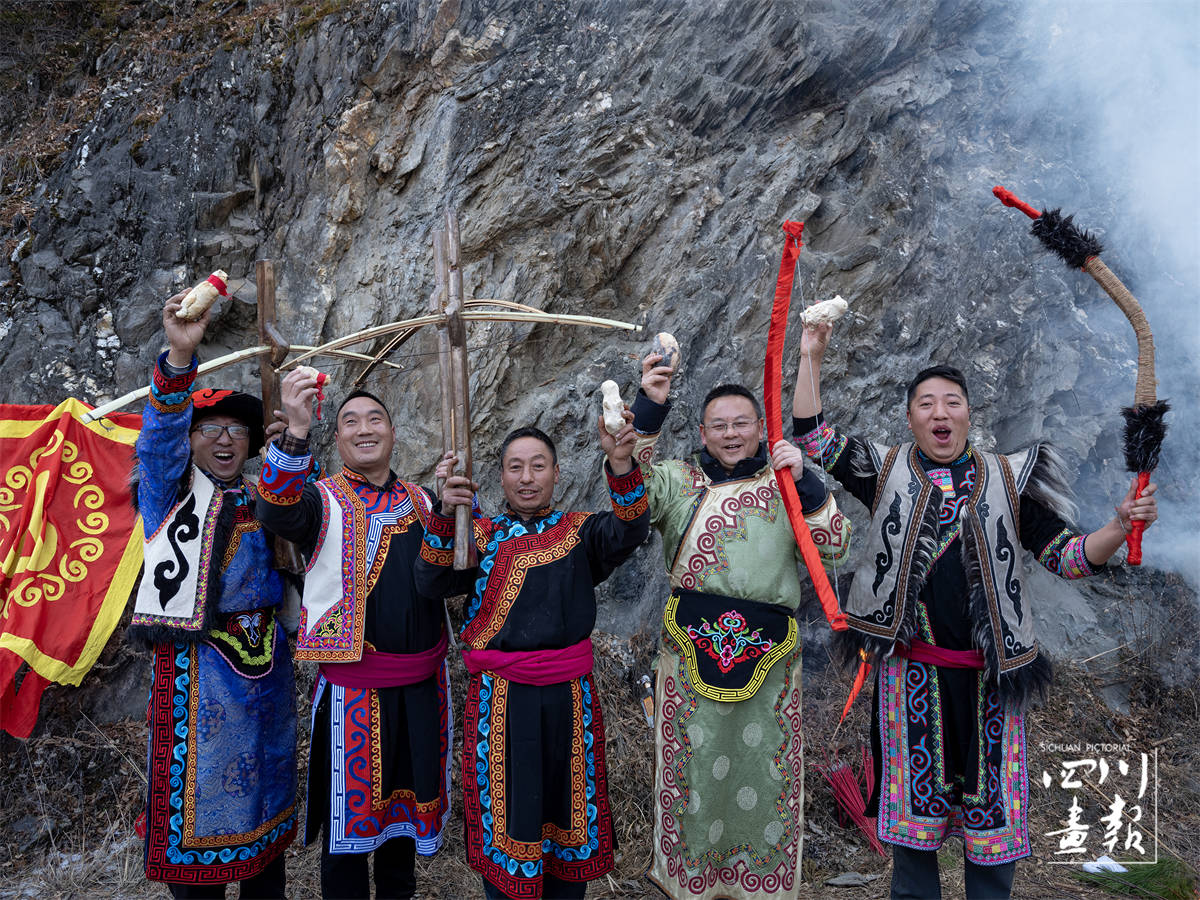 画说新年|基勒俄足节 一个羌寨的欢乐日子_村里_羌族