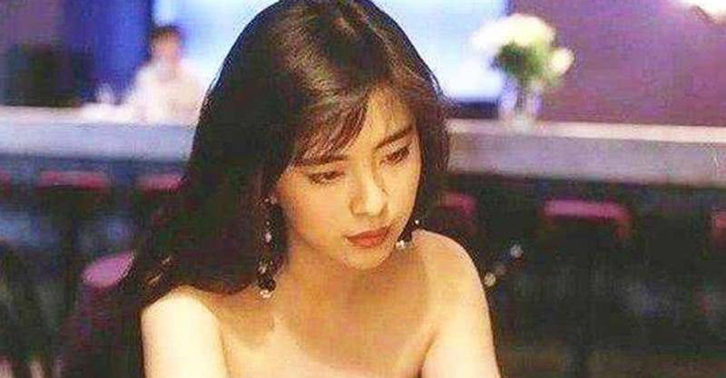 王仁峰的曾孙女就是王祖贤,王祖贤外貌出色,美若天仙,不仅在15岁的