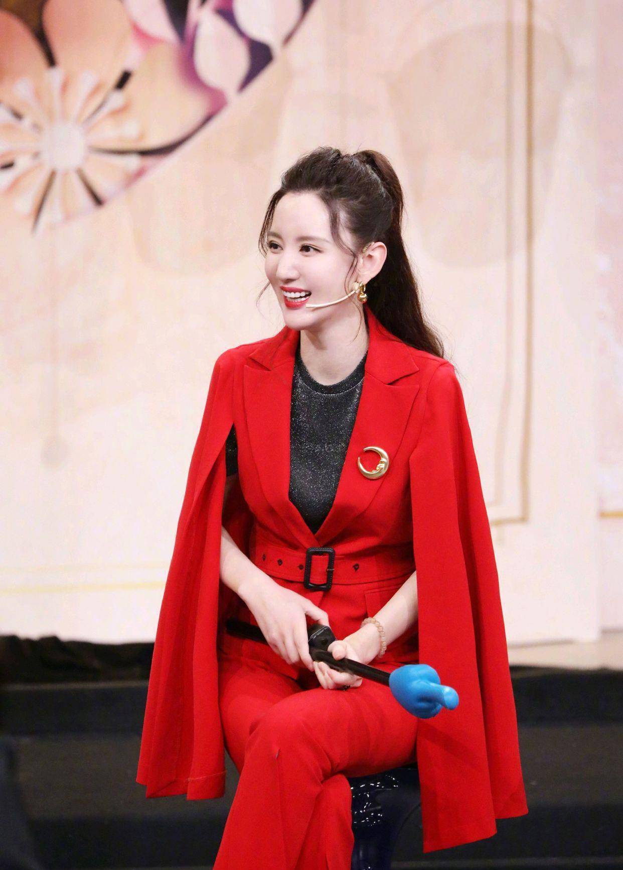 张萌深夜怒斥身份信息被盗用,莫名被注册会员_航空公司_李晨_事情