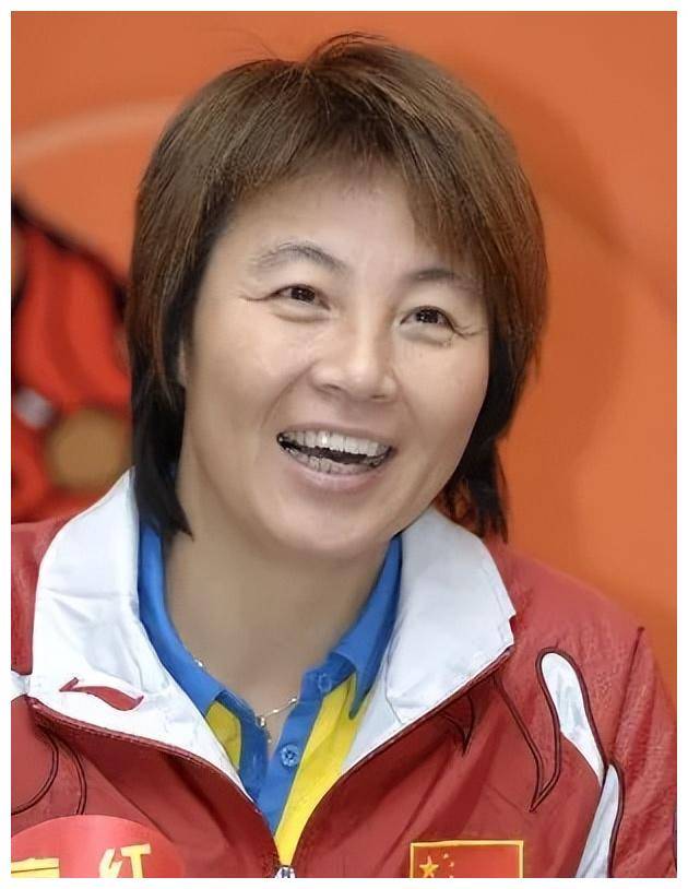 18岁起踢球,成女足门神,加盟恒大扎根青训_高红_足球_中国