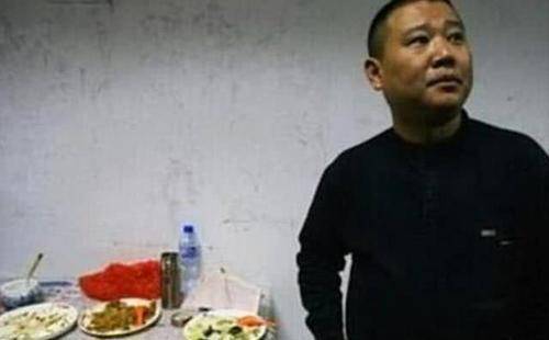 为报赵本山收留之恩拍了《落叶归根》,郭德纲:落魄时候他收留了我