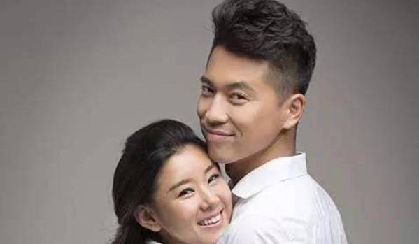 初吻都献给了老公,被称为"最干净的女星"_李小萌_王雷_演艺圈