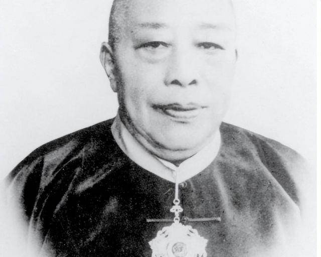 黄金荣—早年出身穷苦,中年叱咤上海滩,晚年凄惨扫大街