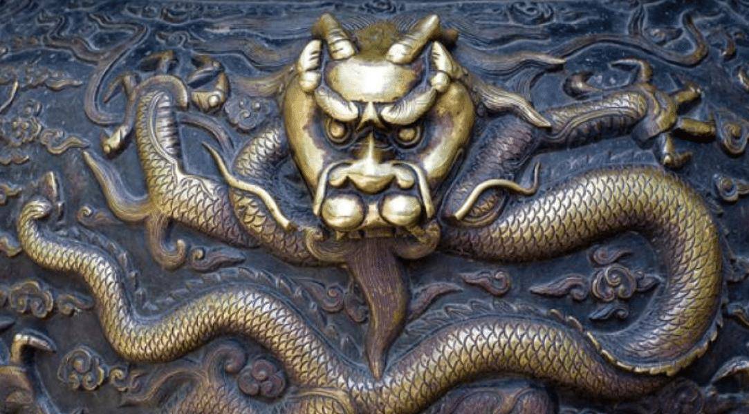 老人看其鳞片后被吓到,让他快点放生!_穿山甲_东西_神龙