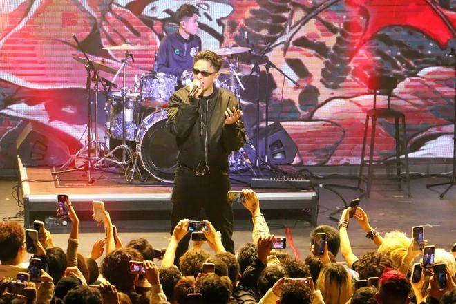 昨晚嗨爆丽江!_赵寅_说唱_音乐