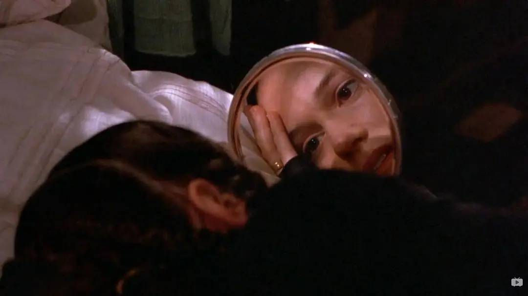 欧美伦理电影《钢琴课》:跨越沉默的琴键,触摸心灵深处的爱情乐章