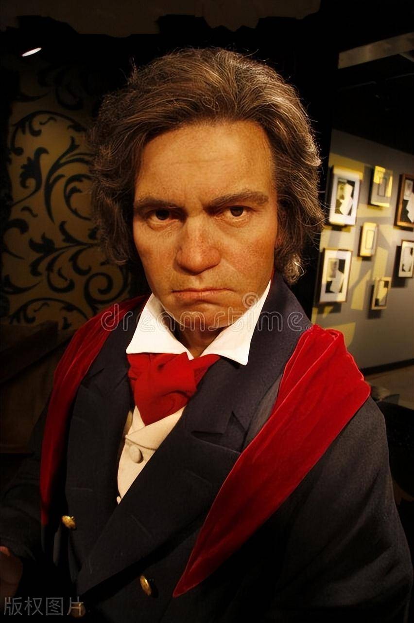 贝多芬先生:音乐界的狂热天才 你是否曾被那沸腾的旋律深深吸引?