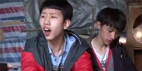 他是《变形计》中最清醒的农村娃,脱离富人的游戏,现今现状喜人