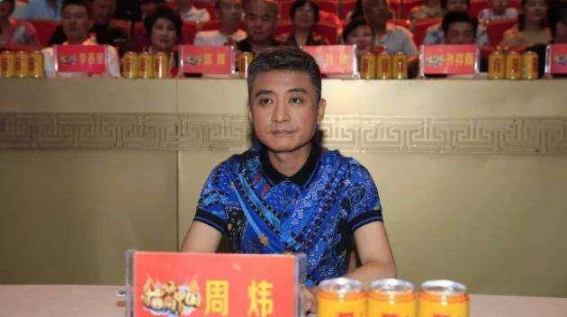 《梨园春》两大评委,周炜深陷舆论风波,潘长江带货闹的沸沸扬扬_直播