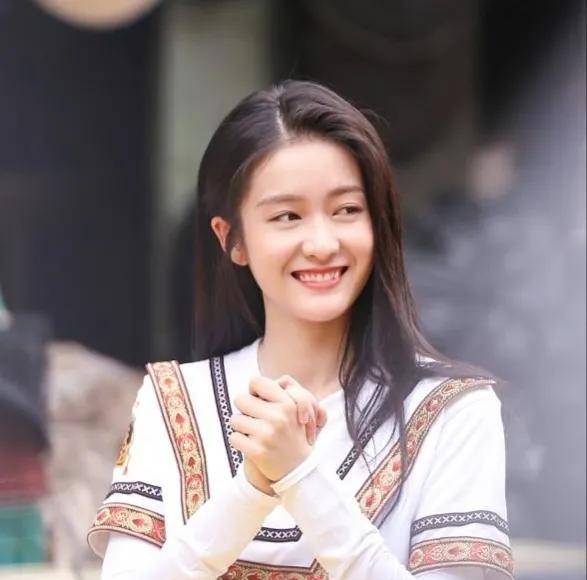 章子怡力捧,演技一流,本一路坦途,却突然路人缘崩溃销声匿迹_张雪迎