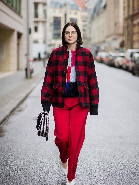 快过年了,压箱底的红色服装可以拿出来穿了,红色格纹元素超时髦