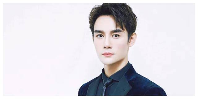 朱一龙,34岁,对婚姻理性看待.他认为婚姻不是儿戏,需要慎重对待.