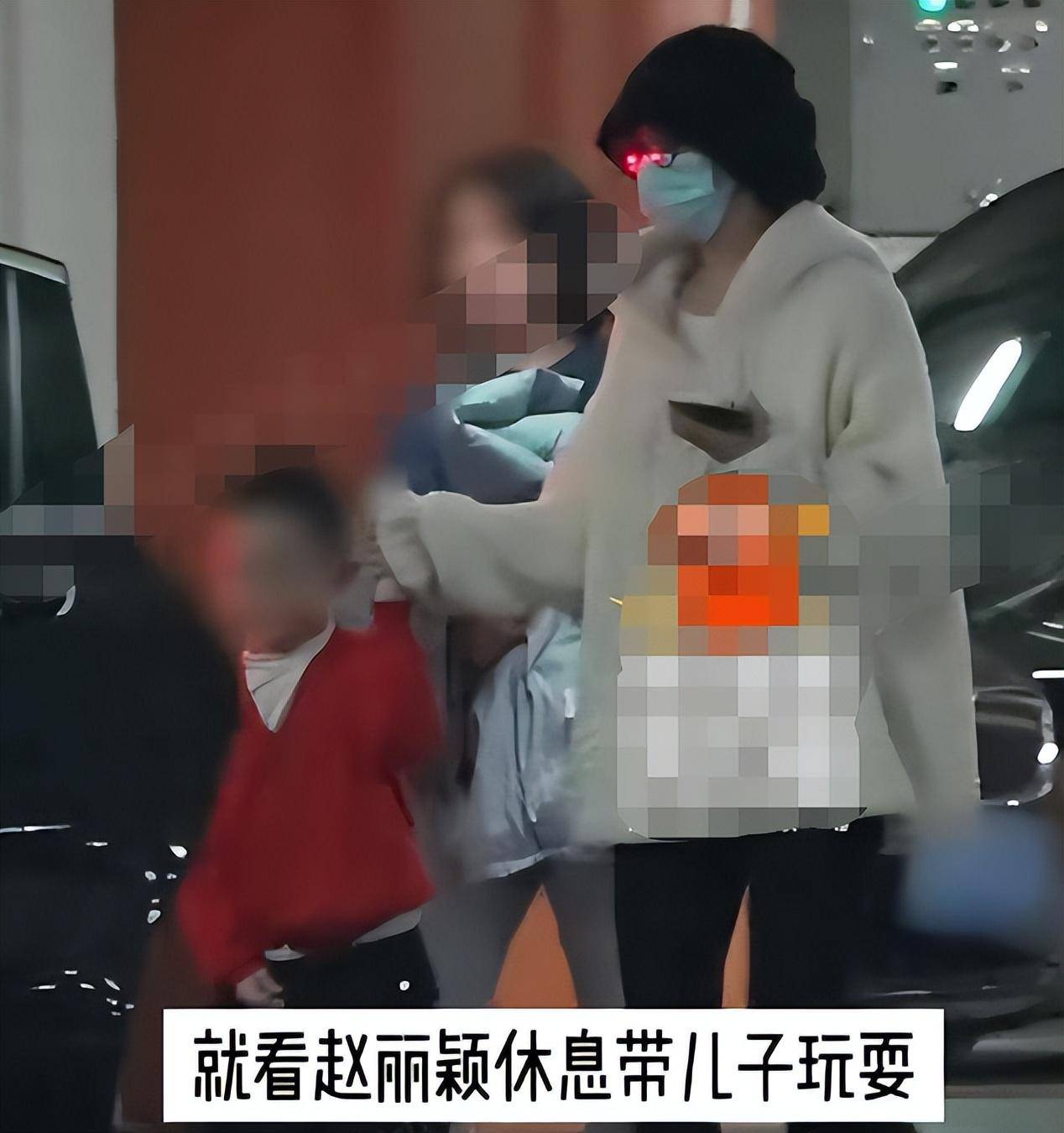 儿子身高暴增,和颖宝牵手互动超有爱_孩子_私生活_冯绍峰