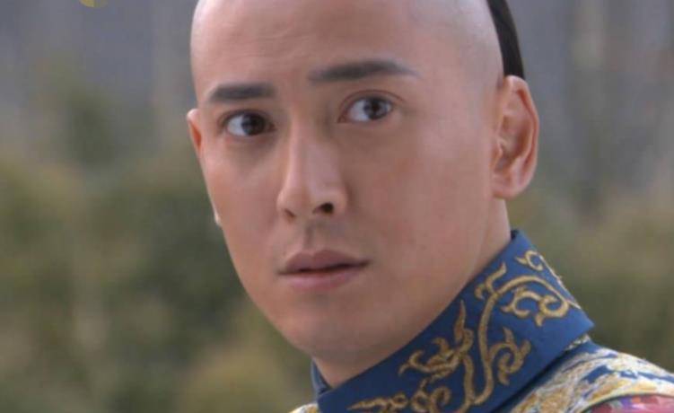 当然还有演九哥的韩栋也火了起来,不是专业演员的他演起戏来和专业的