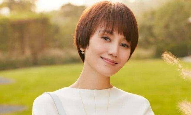 《流金岁月》里,分手后仍相信爱情,在工作上有自己独到见解的袁泉吗?