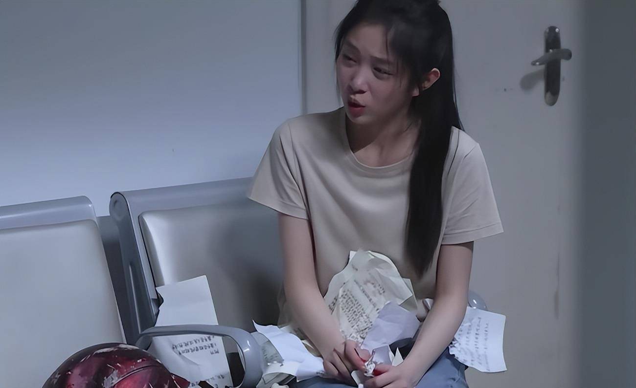 在观众心中,年轻小花能够被选中成为"谋女郎",颜值肯定是相当高的.