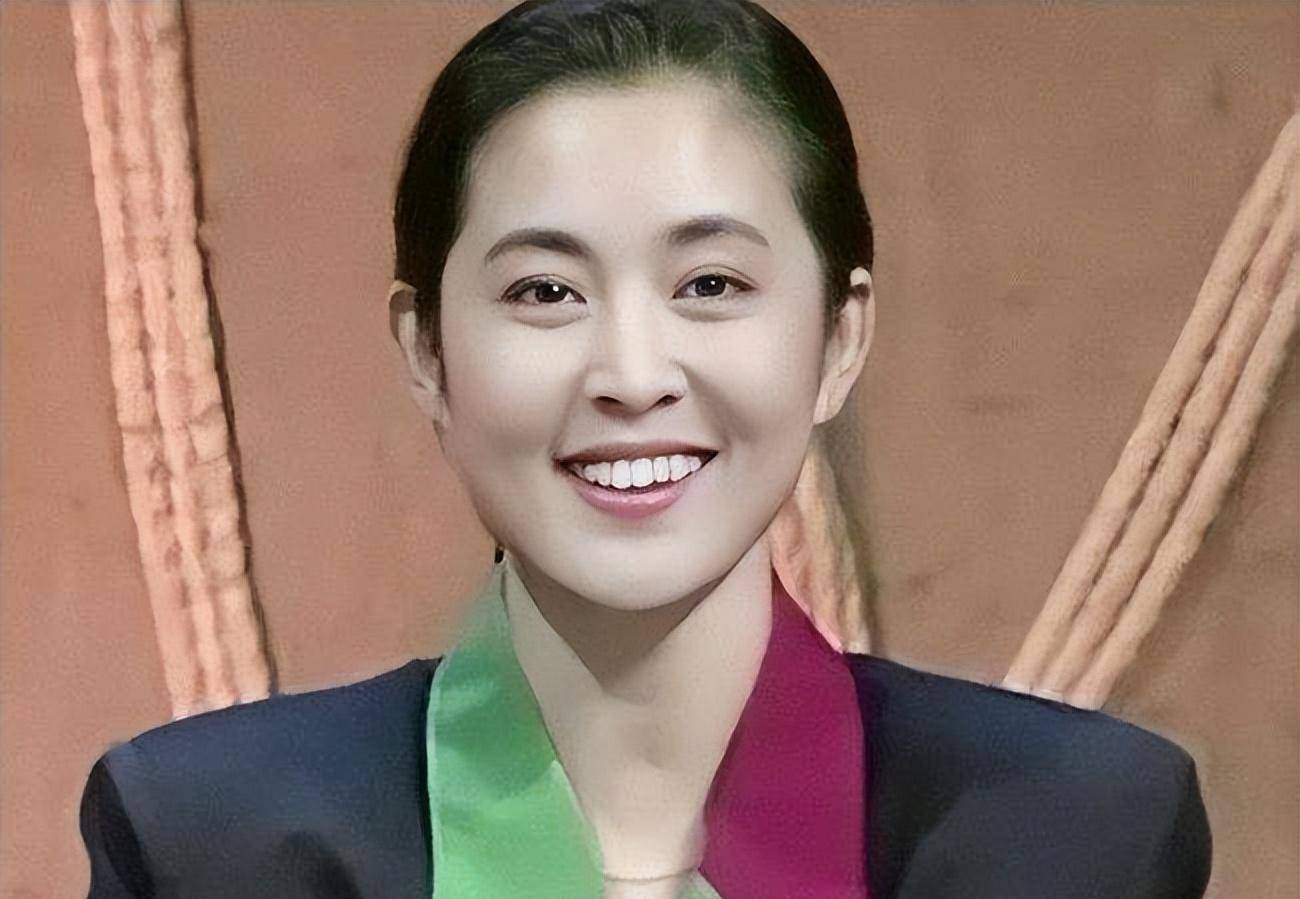 外表是老实人,实则是个情场老司机的男星,不忠诚,劈