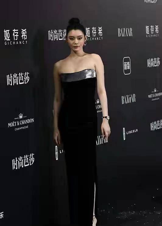 奚梦瑶胖到认不出来!