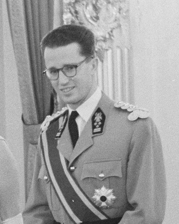 却指比利时殖民刚果是前任国王,也就是他的父亲利奥波德三世(leopold