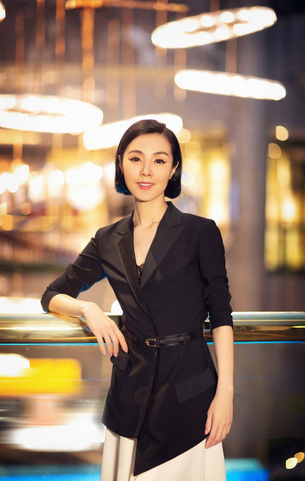 揭秘这位50岁仍单身的影后传奇_姜宏波_成功_演技