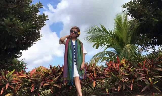 袖珍美人黄韵伊:爹娘不疼初中辍学,如今成"特殊模特"年入百万_父母