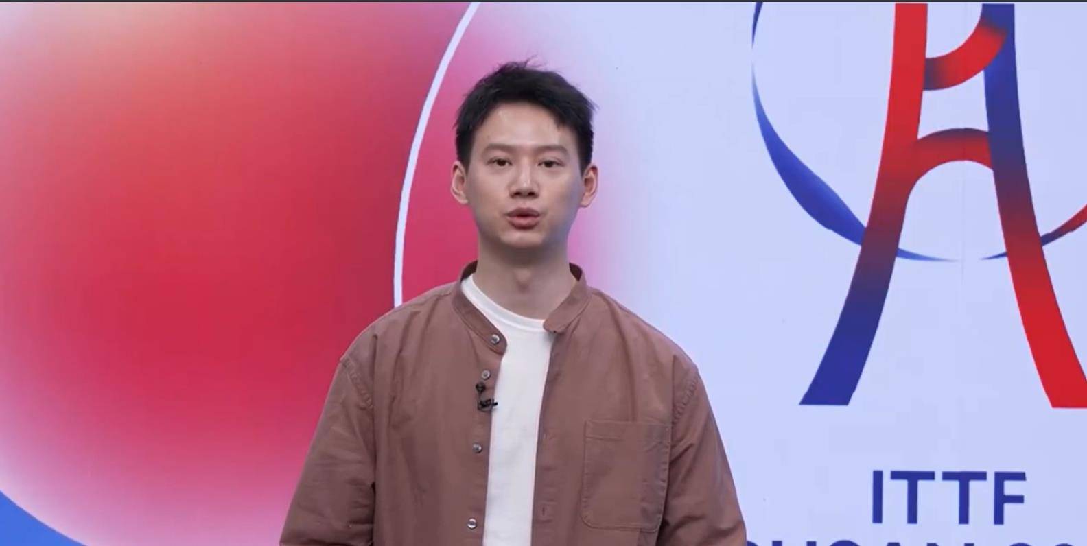 周雨称赞孙颖莎,与邓亚萍评价异曲同工,孙颖莎不愧为乒坛小魔王