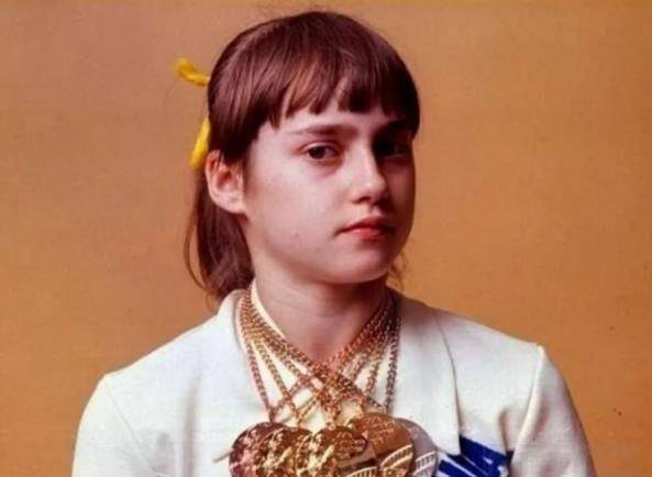 体操女皇沦为总统儿子玩物,遭8年非人虐待,她历经磨难终获幸福_马内奇