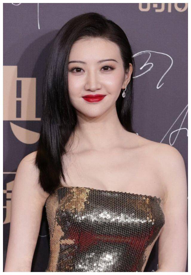 路人眼中的景甜原貌,惊艳不失朴素,张继科终于不得不喝彩.