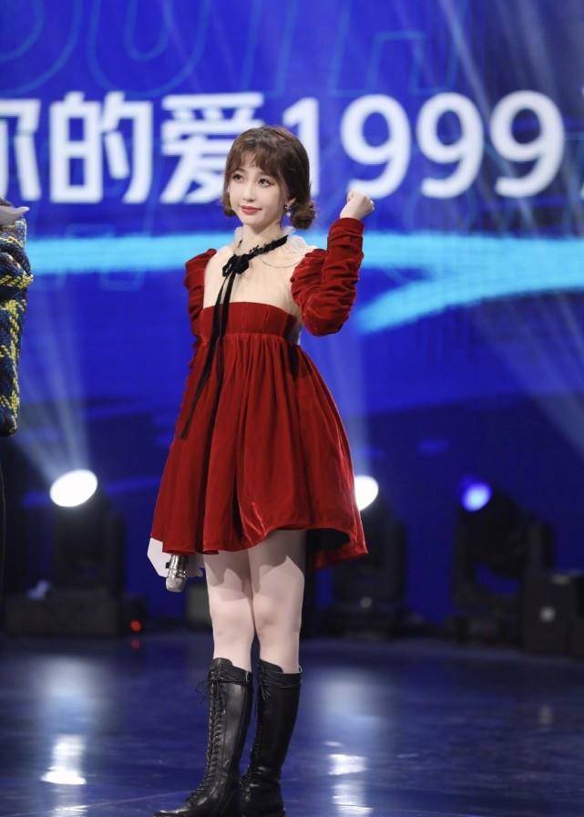 虞书欣:lisa老师,我不会跳舞,生动诠释凡尔赛,两人对话太可爱了_青春