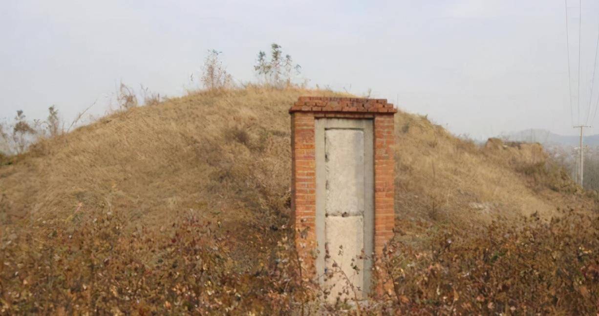 刘邦和项羽的墓地对比,一个香火旺盛,一个杂草丛生_陵墓_人们_汉朝