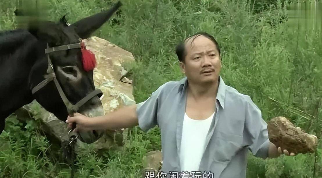 "赵本山接班人"唐鉴军:婚内出轨抛弃妻子,如今二婚婚