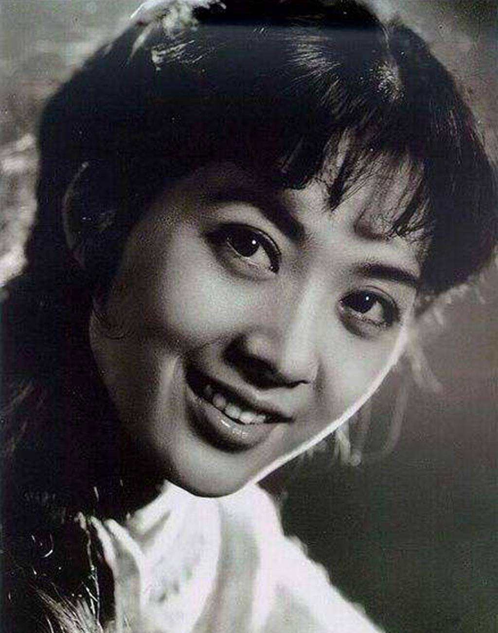 她比刘晓庆还美,是80年代最漂亮女星,被誉为中国的山口百惠