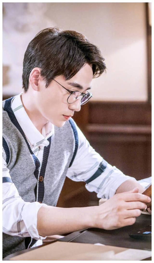 朱一龙频频受伤拍戏,揭秘演员辛酸一面,非想象中简单._才华_龙的_反思