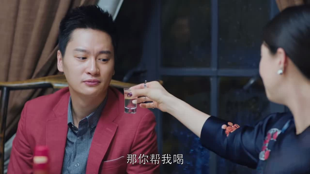 樊胜美永远不知,她一口气喝8杯酒时,就已经注定曲连杰瞧不上她_哥哥